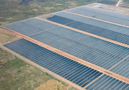 El projecte de-bateria solar de la RDC aporta energia renovable de càrrega base a la mina de cour...