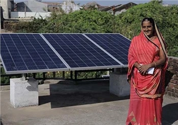 El primer poble d'energia solar de l'Índia promou l'energia verda, la sosteni...
